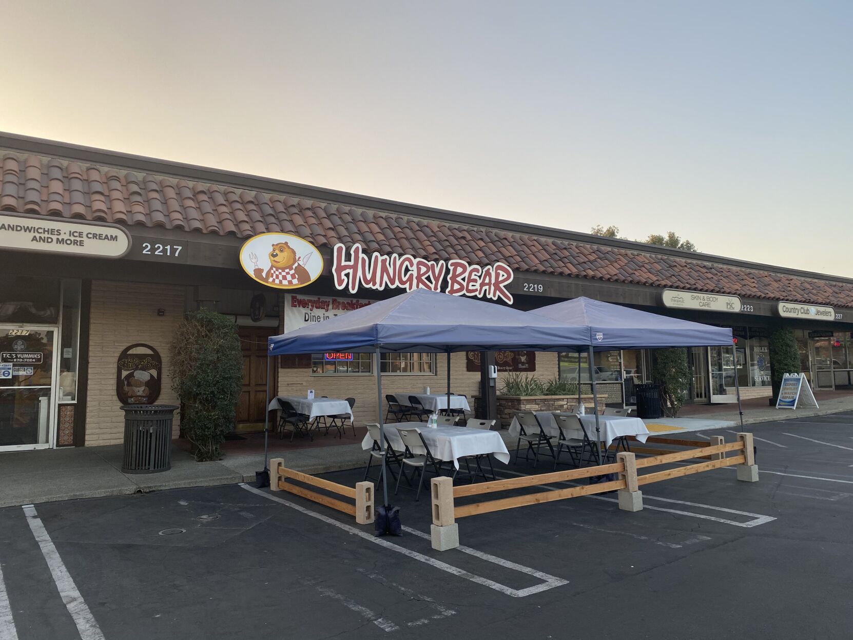 Hungry Bear Restaurant